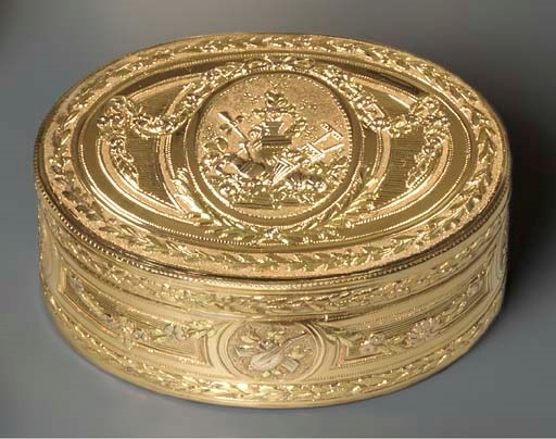 A LOUIS XVI VARI-COLOUR GOLD SNUFF-BOX