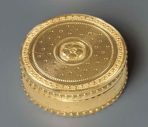 A LOUIS XVI TWO-COLOUR GOLD BOÎTE-À-ROUGE