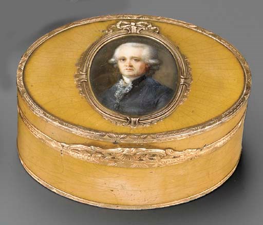 A LOUIS XV GOLD-MOUNTED LACQUER SNUFF-BOX WITH MINIATURE