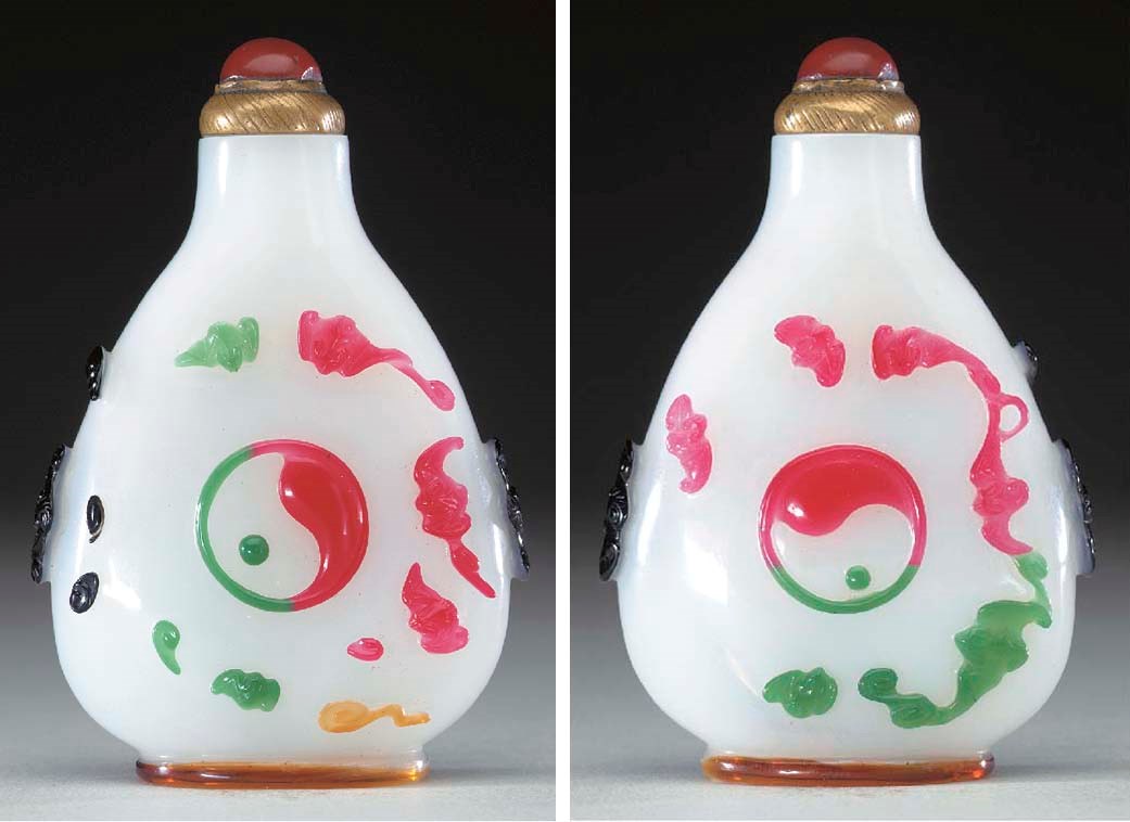 A VERY FINE FOUR-COLOR OVERLAY WHITE GLASS BOTTLE