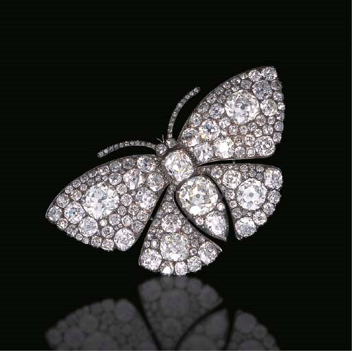 AN EXQUISITE ANTIQUE DIAMOND BUTTERFLY BROOCH