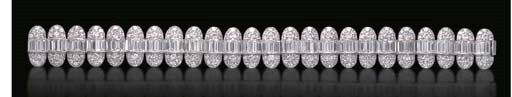 AN EXQUISITE ART DECO DIAMOND BRACELET, BY VAN CLEEF & ARPELS