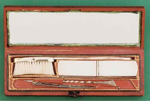 A French 19th-Century gold oral hygiene set,