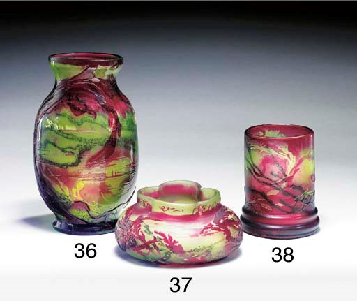 AN INTERNALLY DECORATED, OVERLAID, ETCHED AND FIRE-POLISHED GLASS VASE