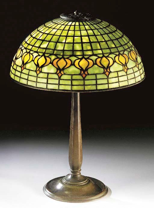 A 'POMEGRANATE' LEADED GLASS AND BRONZE TABLE LAMP