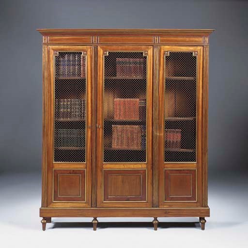 A MAHOGANY AND BRASS MOUNTED BIBLIOTHEQUE, LATE 19TH CENTURY