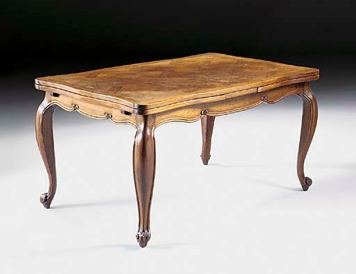 A FRENCH OAK MAHOGANY DRAW LEAF TABLE, 20TH CENTURY