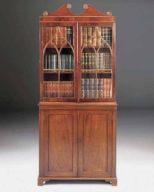 A MAHOGANY BOOKCASE, 19TH CENTURY