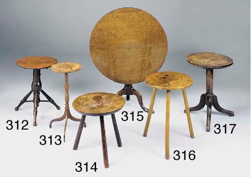 A FIGURED ELM CRICKET TABLE, ENGLISH, LATE 18TH/EARLY 19TH CENTURY
