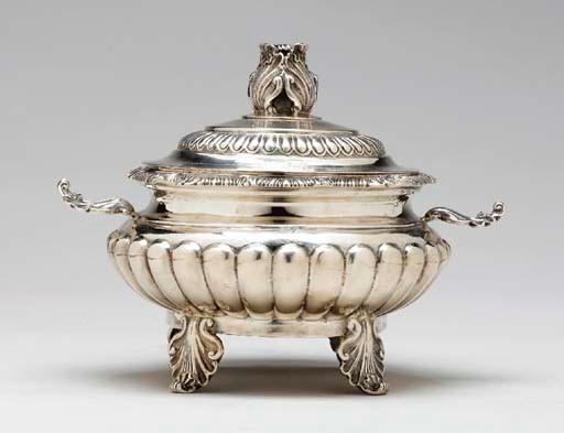 A GEORGE III SILVER SAUCE TUREEN,