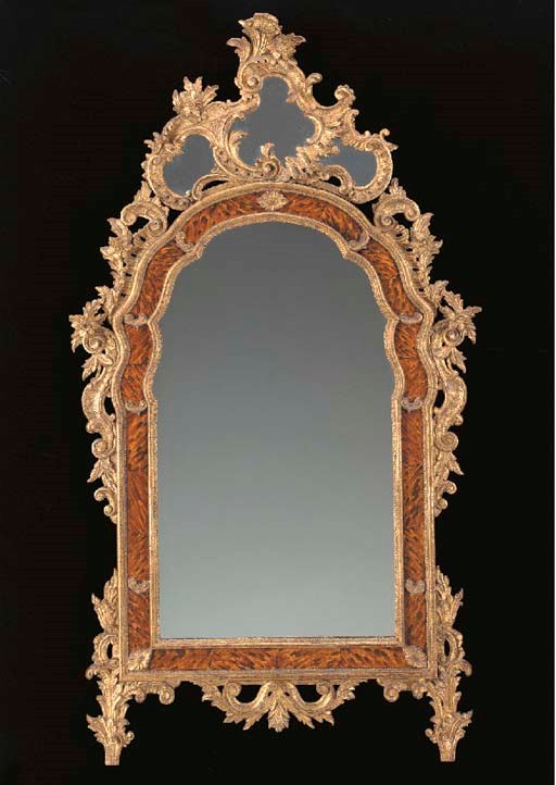 AN ITALIAN ROCOCO STYLE SIMULATED TORTOISESHELL AND GILTWOOD MIRROR,