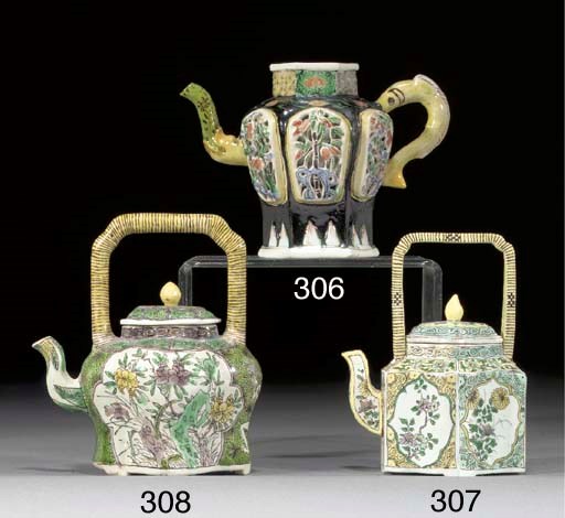 A FAMILLE VERTE HEXAGONAL WINE POT
KANGXI