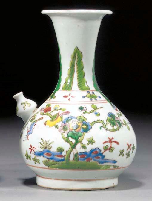 A FAMILLE ROSE KENDI
18TH CENTURY