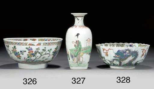 A FAMILLE VERTE FLUTED BOWL
KANGXI