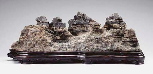 AN UNUSUAL HORIZONTAL SCHOLAR'S ROCK