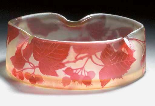 A Gallé cameo glass coupe
