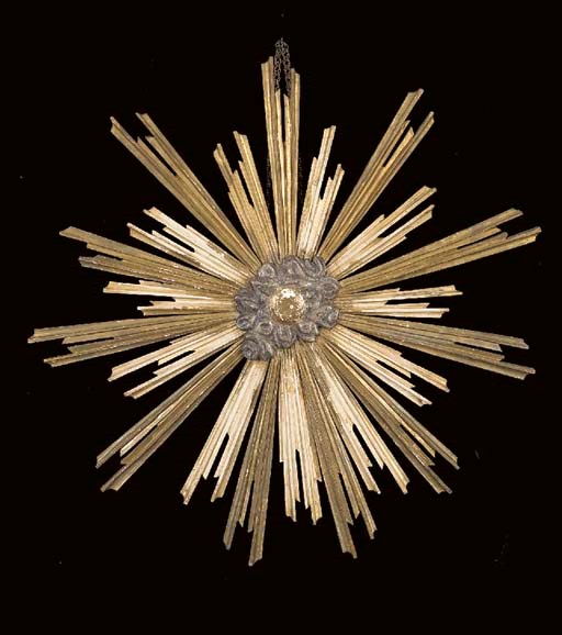 AN ITALIAN BAROQUE GILTWOOD STARBURST,