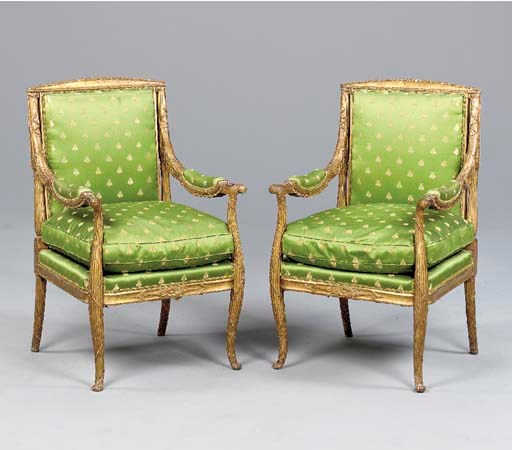 A PAIR OF CONTINENTAL NEOCLASSIC GILTWOOD FAUTEUILS,