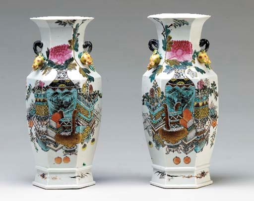 A PAIR OF CHINESE FAMILLE ROSE PORCELAIN HEXAGONAL VASES
