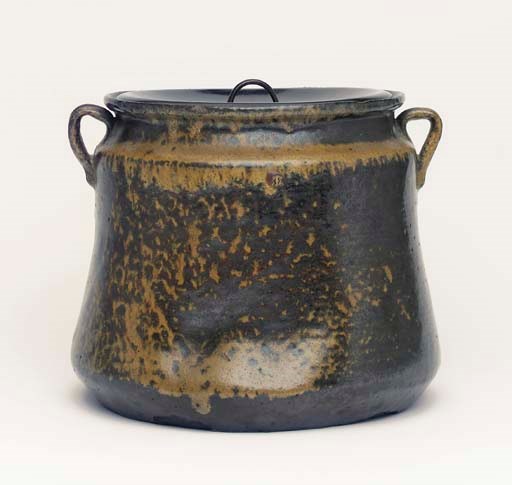 A Bizen Mizusashi [Fresh-Water Container]