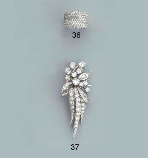 A WHITE GOLD DIAMOND SPRAY BROOCH