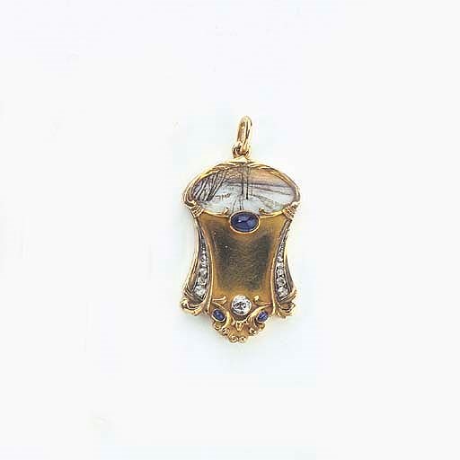 AN ART NOUVEAU GOLD DIAMOND AND SAPPHIRE PENDANT