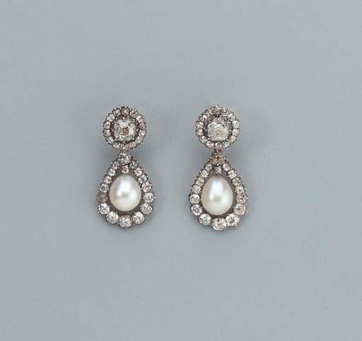 A PAIR OF ANTIQUE DIAMOND AND PEARL EAR PENDANTS