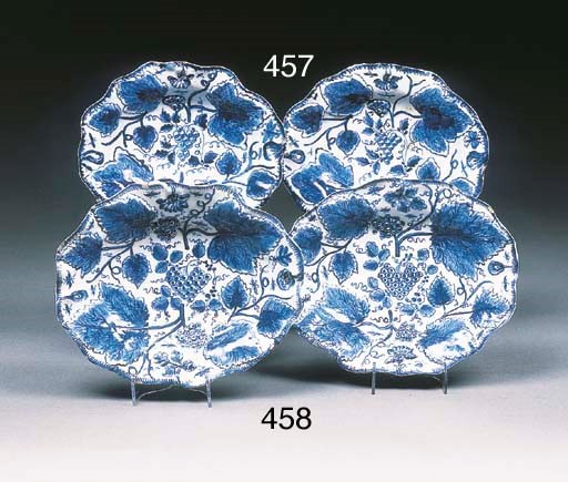 A pair of Bow blue and white shaped oval dishes