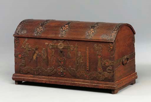 A NORTH EUROPEAN IRON-MOUNTED OAK CHEST,