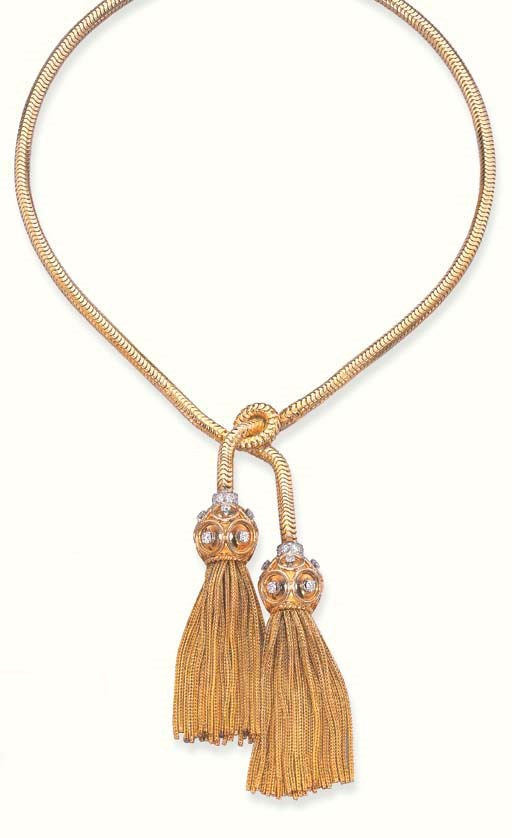 A DIAMOND AND GOLD NECKLACE