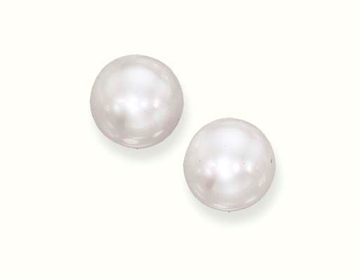 A PAIR OF SOUTH SEA CULTURED PEARL EAR CLIPS