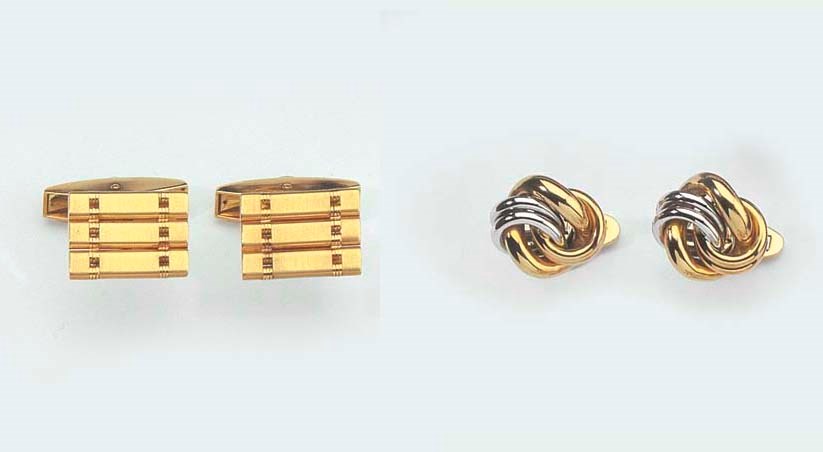TWO PAIRS OF GOLD CUFFLINKS