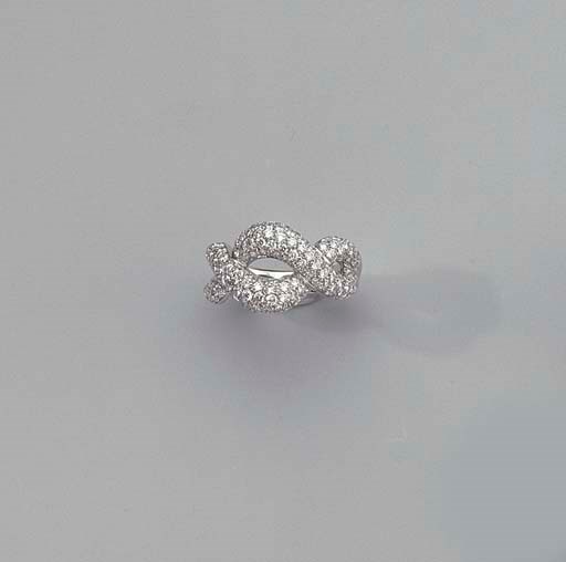 PICCHIOTTI. A WHITE GOLD AND DIAMOND RING