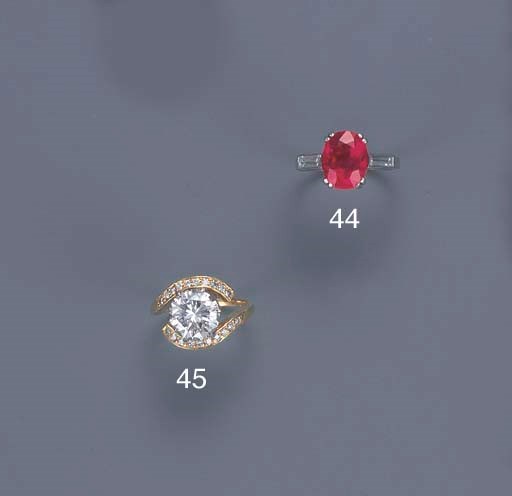 A PINK SAPPHIRE SINGLE-STONE RING