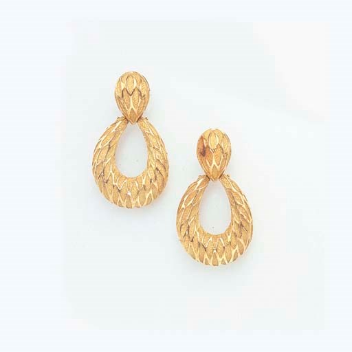 A PAIR OF GOLD EAR PENDANTS, BY TIFFANY & CO.