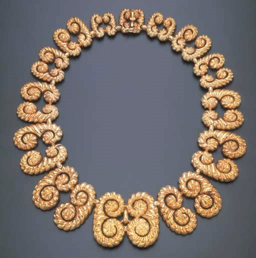A GOLD NECKLACE, BY DAVID WEBB