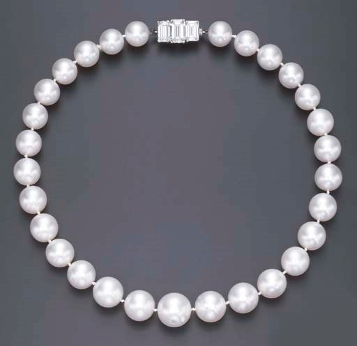 A SINGLE-STRAND CULTURED PEARL AND DIAMOND NECKLACE