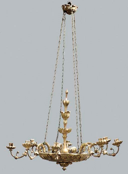 A giltwood eight light chandelier