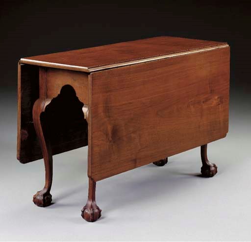 A CHIPPENDALE MAHOGANY DROP-LEAF TABLE