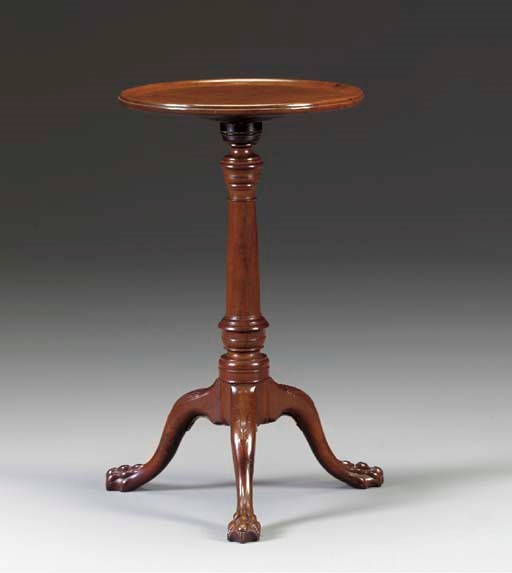 A GEORGE II MAHOGANY CANDLESTAND