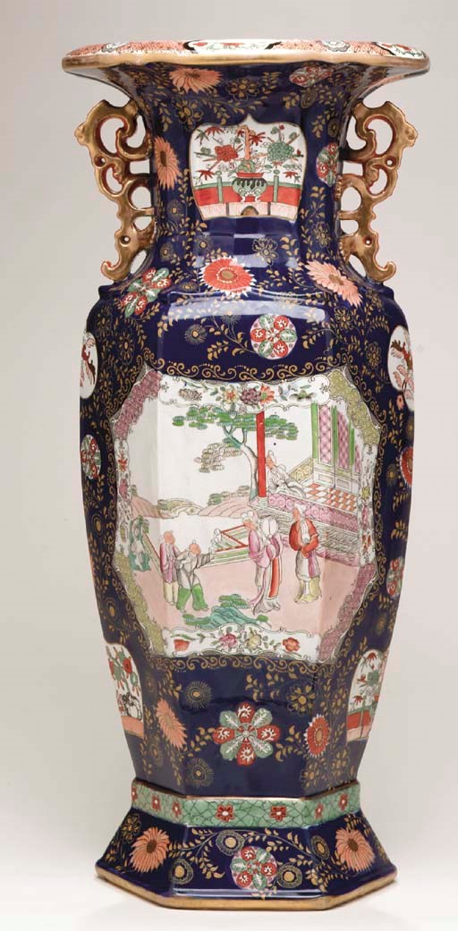 AN ENGLISH IRONSTONE COBALT-BLUE GROUND CHINOISERIE VASE