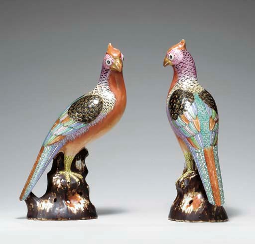 A PAIR OF FAMILLE ROSE PHEASANTS
