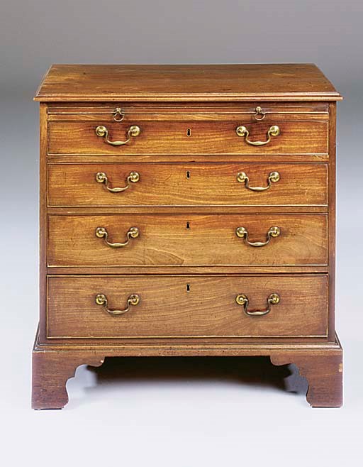 A GEORGE III MAHOGANY CHEST