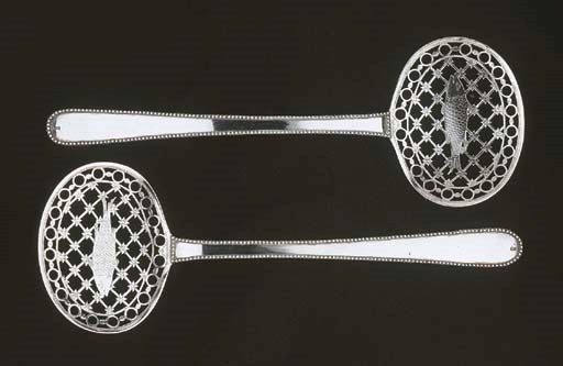 A pair of Dutch silver fish slices