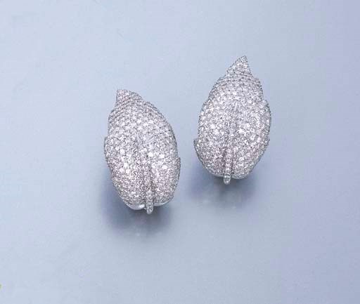 A PAIR OF DIAMOND EAR CLIPS, BY DAVID MORRIS