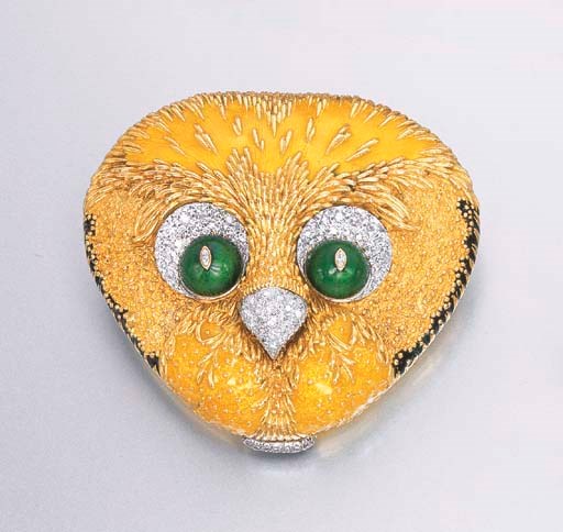 A DIAMOND, GOLD AND ENAMEL COMPACT