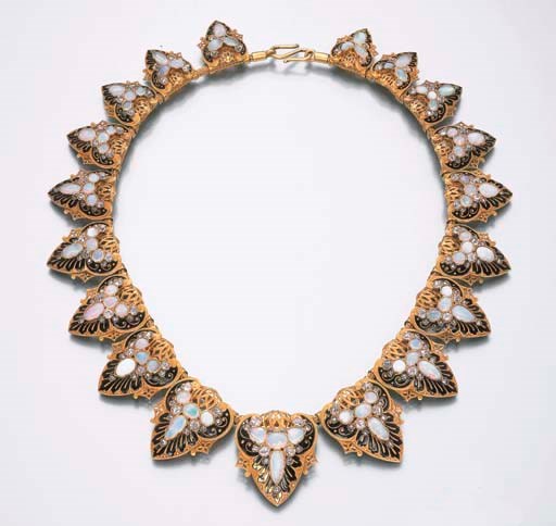 AN ART NOUVEAU OPAL NECKLACE