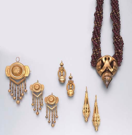 A GROUP OF ETRUSCAN REVIVAL JEWELLERY