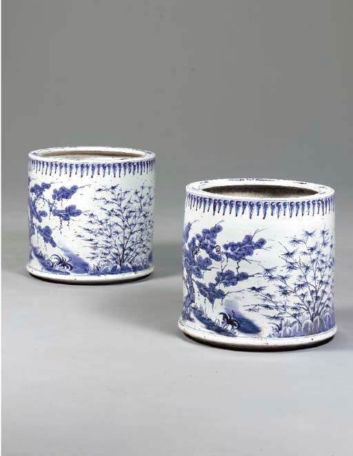 A PAIR OF CHINESE BLUE AND WHITE PORCELAIN JARDINERES,