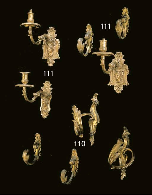SUITE DE TROIS APPLIQUES DE STYLE LOUIS XIV